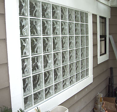 Decora pattern glass block window.